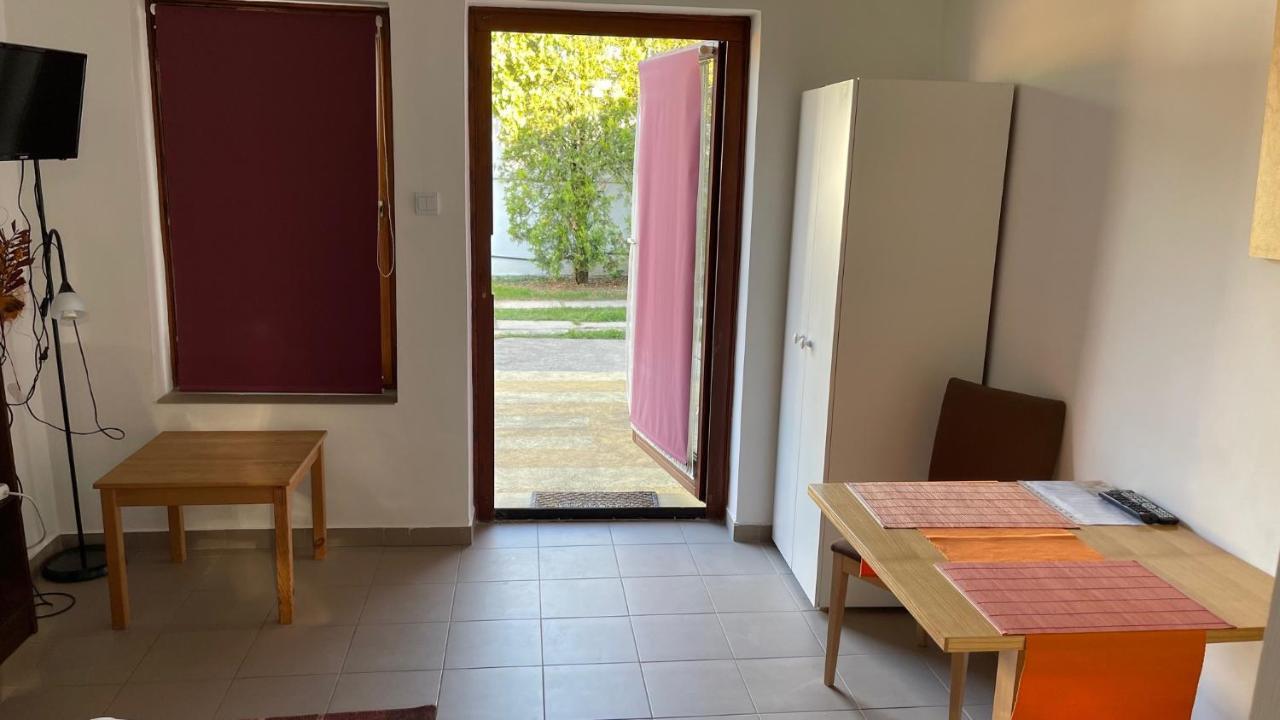 Apartament Szin-Haz Apartman (Adults Only) Gyula Zewnętrze zdjęcie